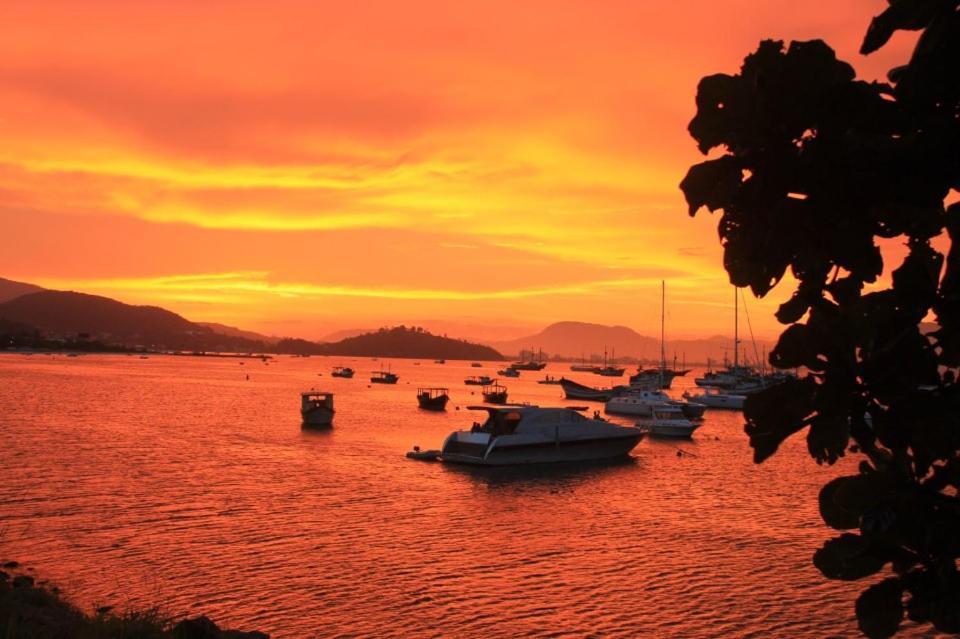 Casa De Praia Em Bombinhas Beach House ภายนอก รูปภาพ